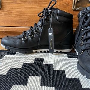 Sorel boots size 9